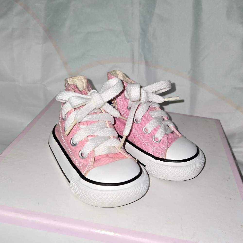 Converse Infant Sz US 2 All Star Chuck Taylor High Top Sneakers 7J234 Pink/White